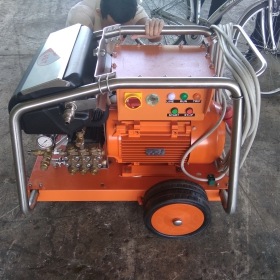 Máy vệ sinh áp lực cao